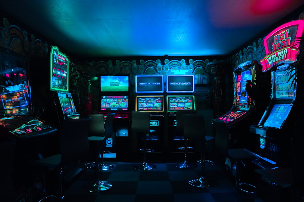 Galeria: streamer przy komputerze